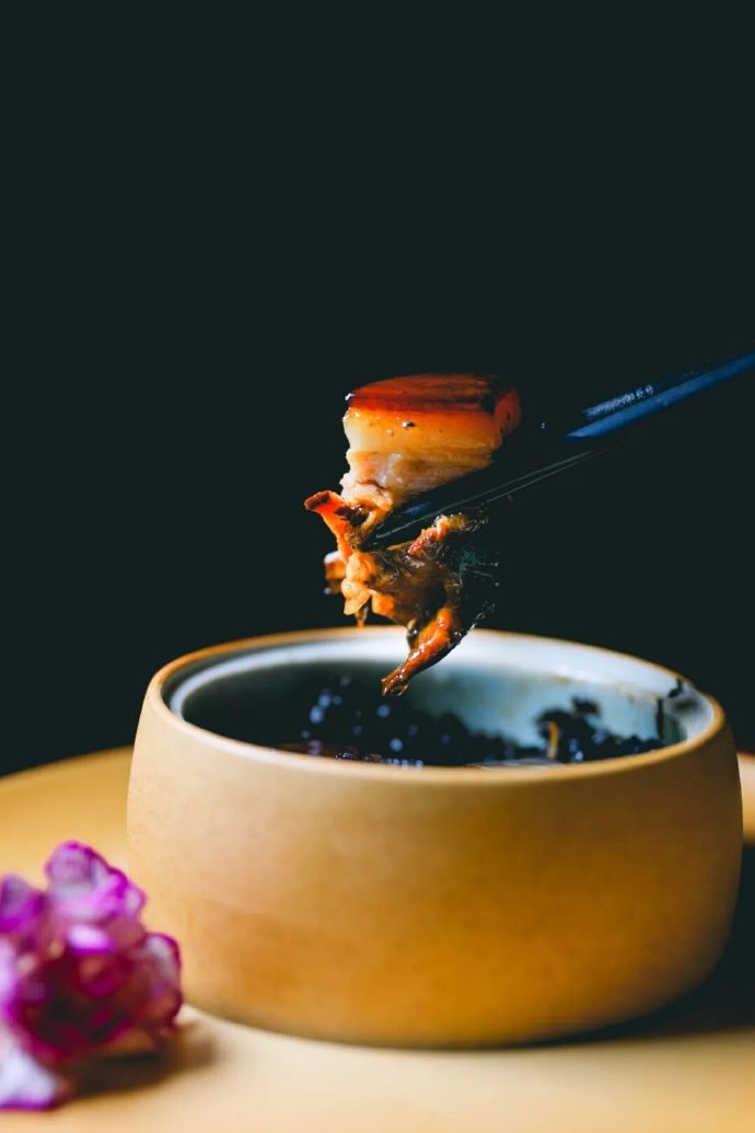 浓油赤酱扣肉香，秋季要吃这块肉